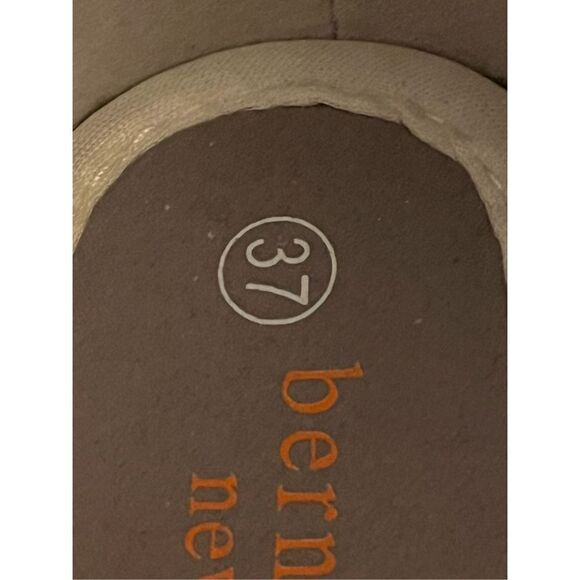 Bernie Mev. New York flats metallic ￼6.5-7 37 - Picture 7 of 7